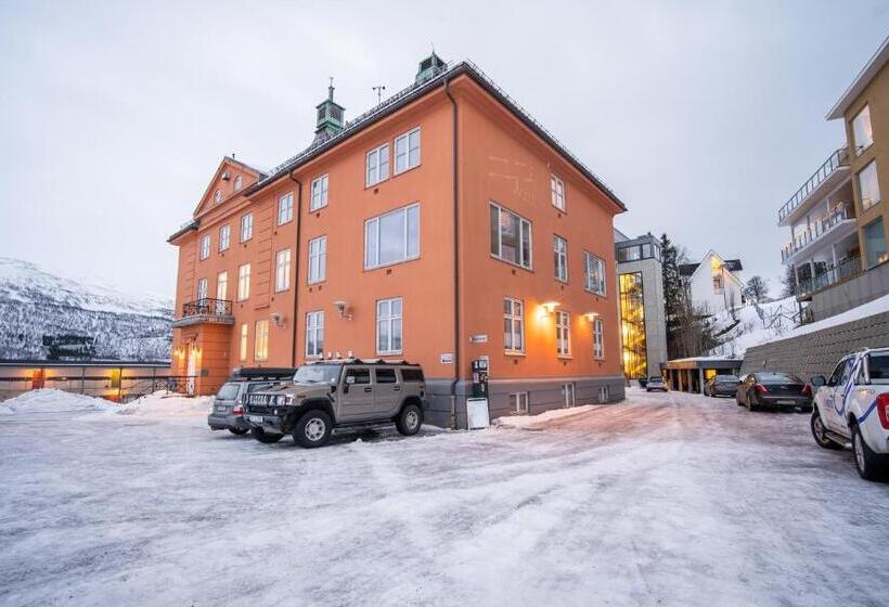Enter St Elisabeth Hotel & Spa