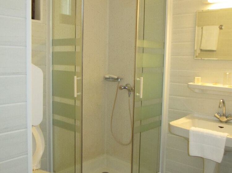 ホテル Hôtel Des Rochers