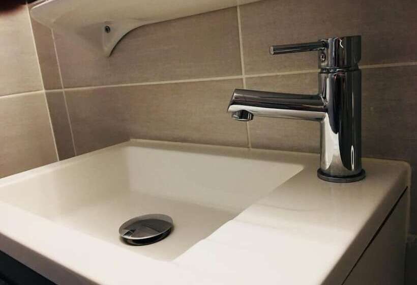هتل Hôtel Moderne