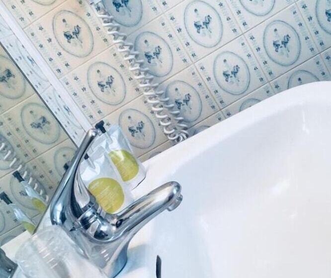 هتل Hôtel Moderne