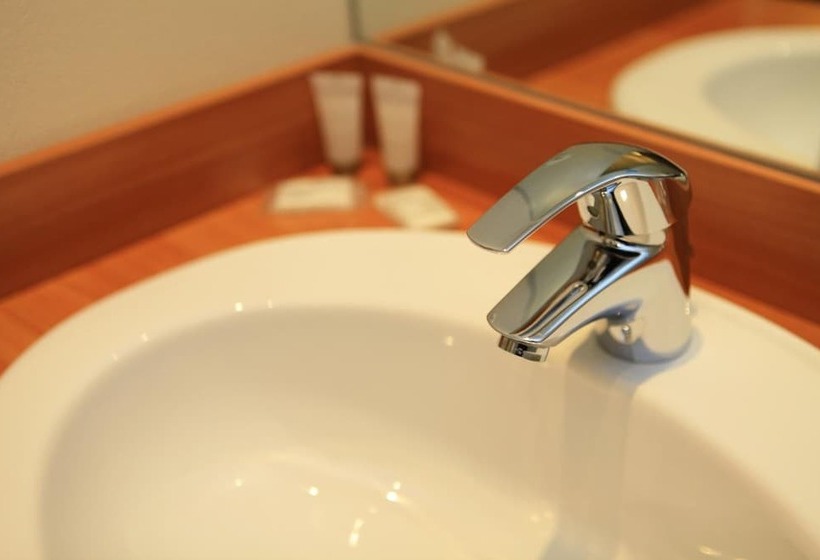 Отель La Consigne Caen Gare Sncf Centre