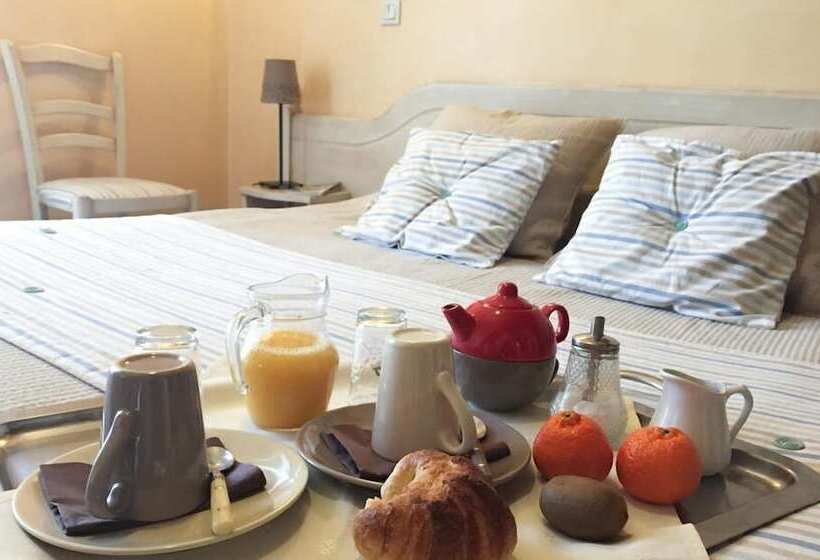 בית מלון כפרי Logis Hôtel Les 3b