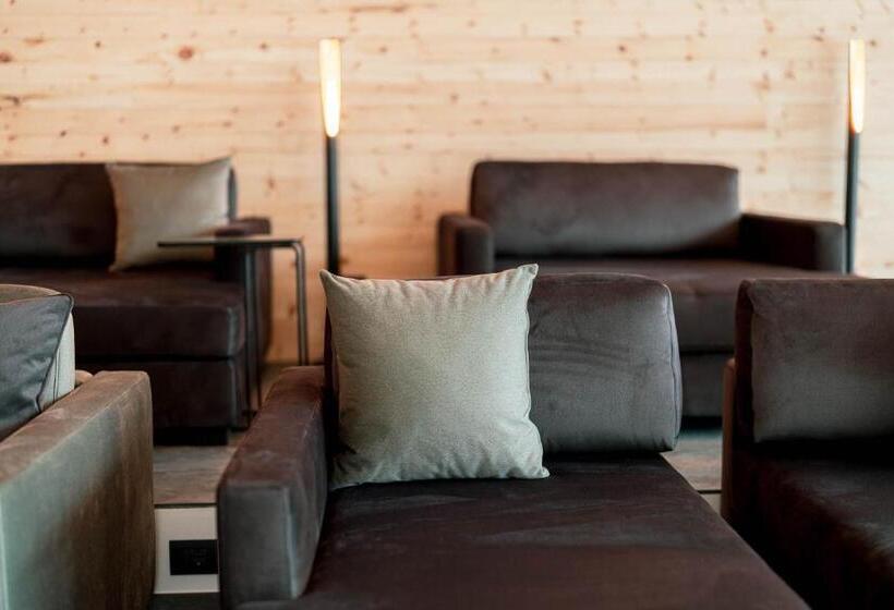 هتل Majon Miramonti