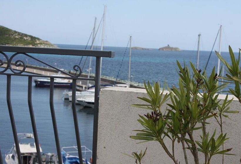 هتل Marina D'oro