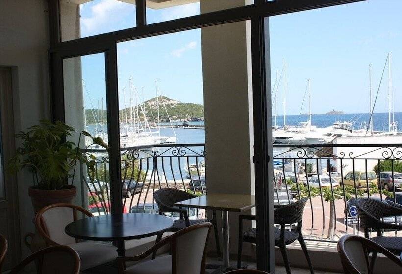هتل Marina D'oro