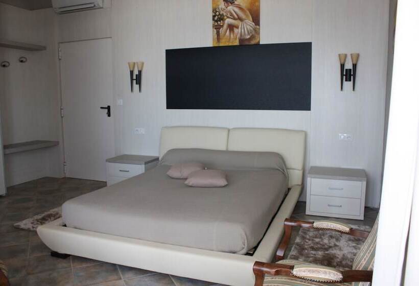 هتل Marina D'oro