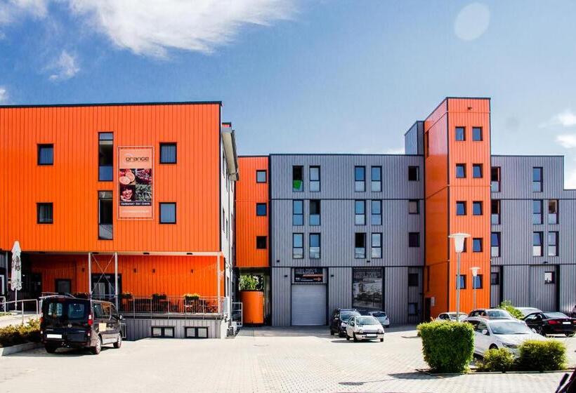 Orange Hotel Und Apartments