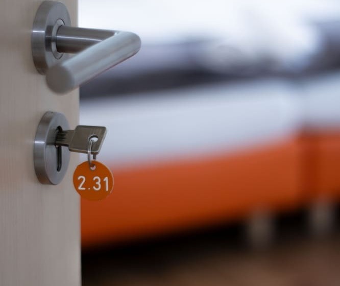 Orange Hotel Und Apartments