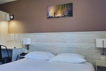 هتل Restaurant Les Chataigniers