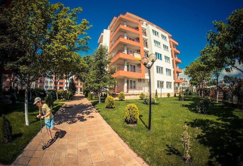 בית מלון כפרי Riviera Fort Beach