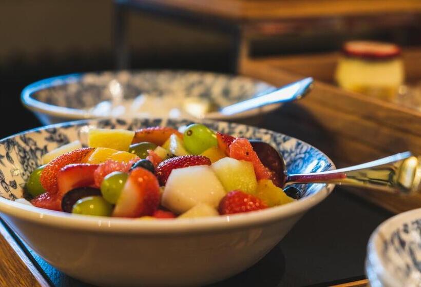 Hotel The Highdown – Brunning And Price