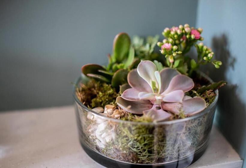 Hotel The Highdown – Brunning And Price