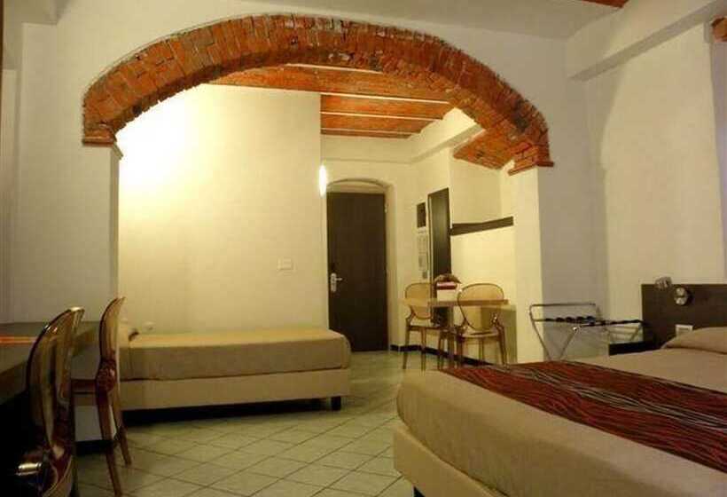 هتل Tirreno
