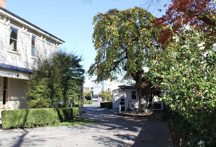مُتل Merivale Manor