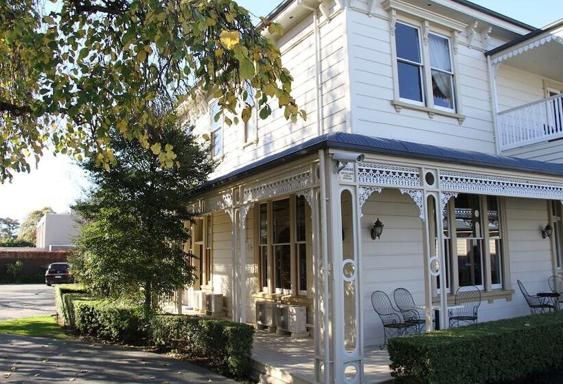 مُتل Merivale Manor