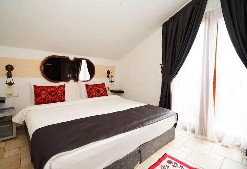 هتل Otantik Butik