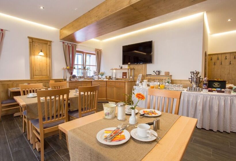 پانسیون Landhotel Schöll