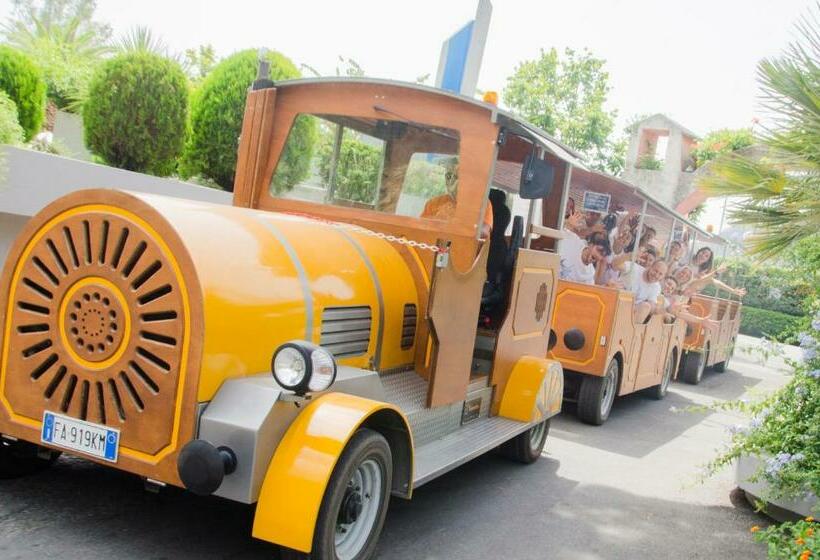 Villaggio Turistico La Mantinera   Residence