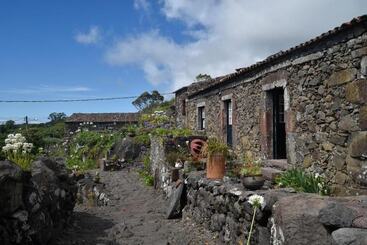 هتل Aldeia Da Cuada