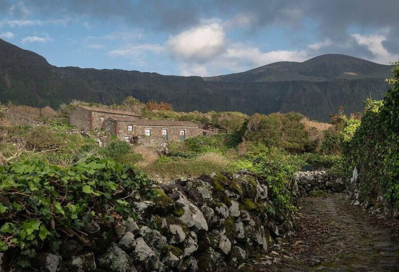 هتل Aldeia Da Cuada