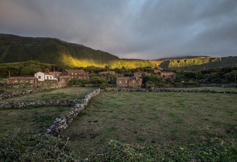 هتل Aldeia Da Cuada