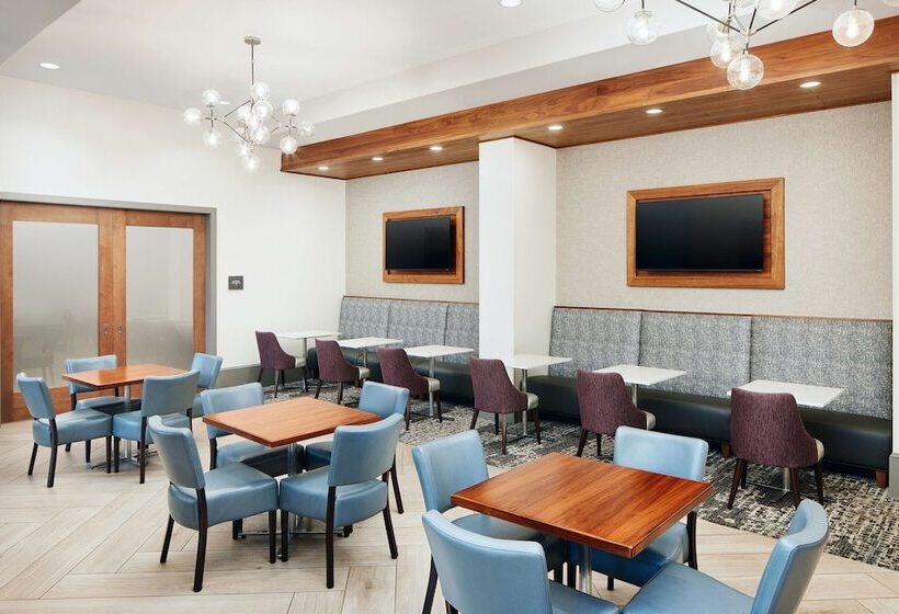 هتل Embassy Suites By Hilton Atlanta Airport North