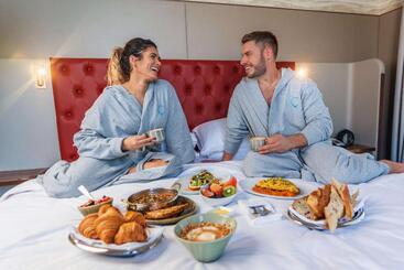 هتل Hyatt Centric Jumeirah Dubai