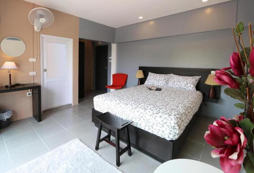 호텔 The Beach Cha Am Residence