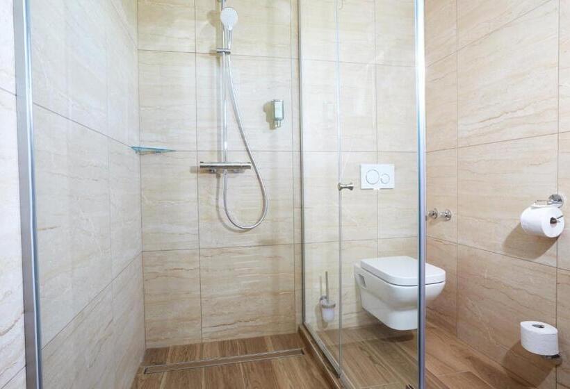 Crocus Gere Bor Hotel Resort & Wine Spa