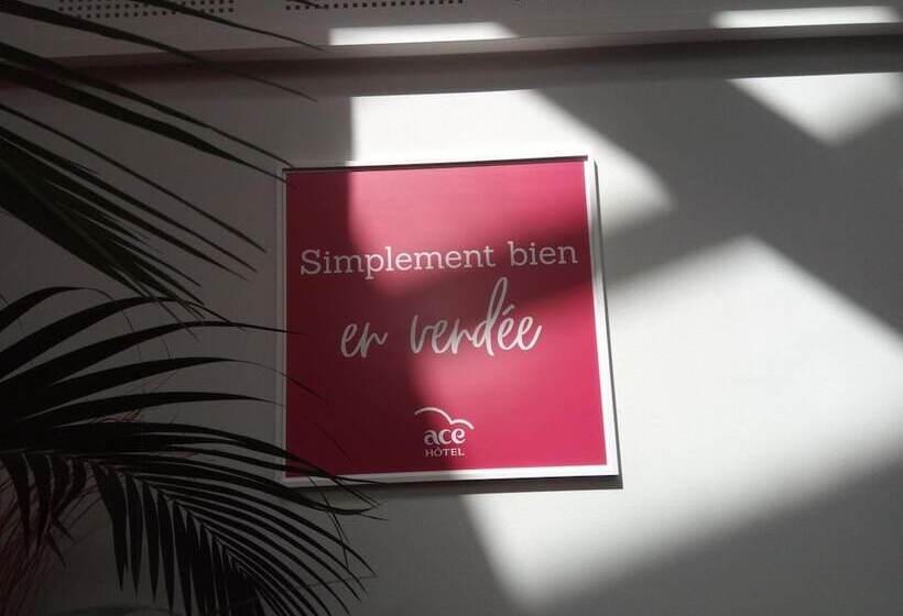 هتل Ace Hôtel Vendée Saint Hermine