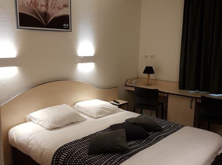هتل Ace Hôtel Vendée Saint Hermine