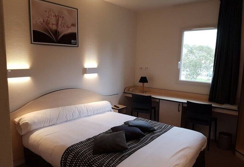هتل Ace Hôtel Vendée Saint Hermine