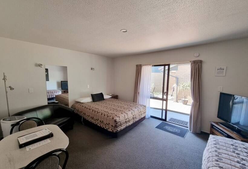 هتل Asure Highpark Motor Inn