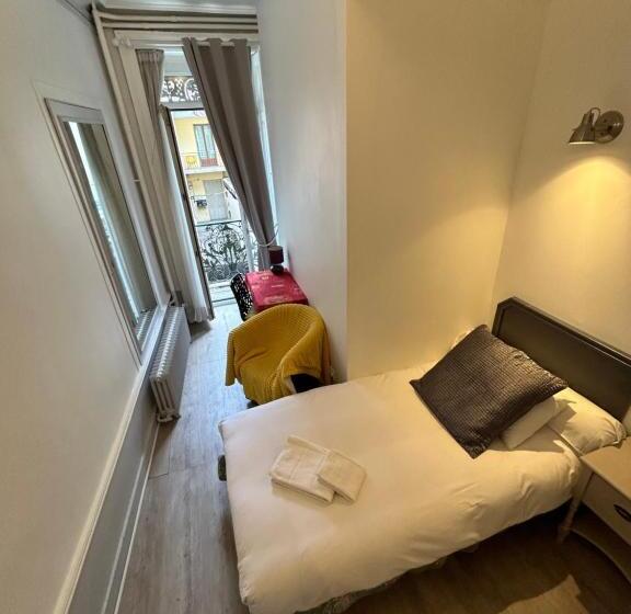 هتل Authentic By Balladins, Hôtel Le Carré D Aix
