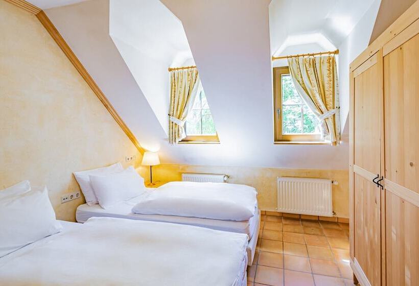 هتل Aux Tanneries De Wiltz