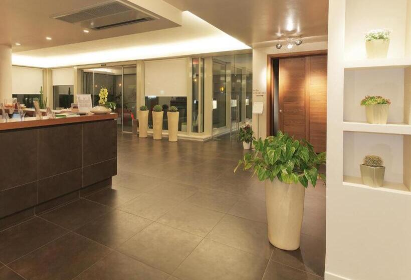 فندق Cluentum