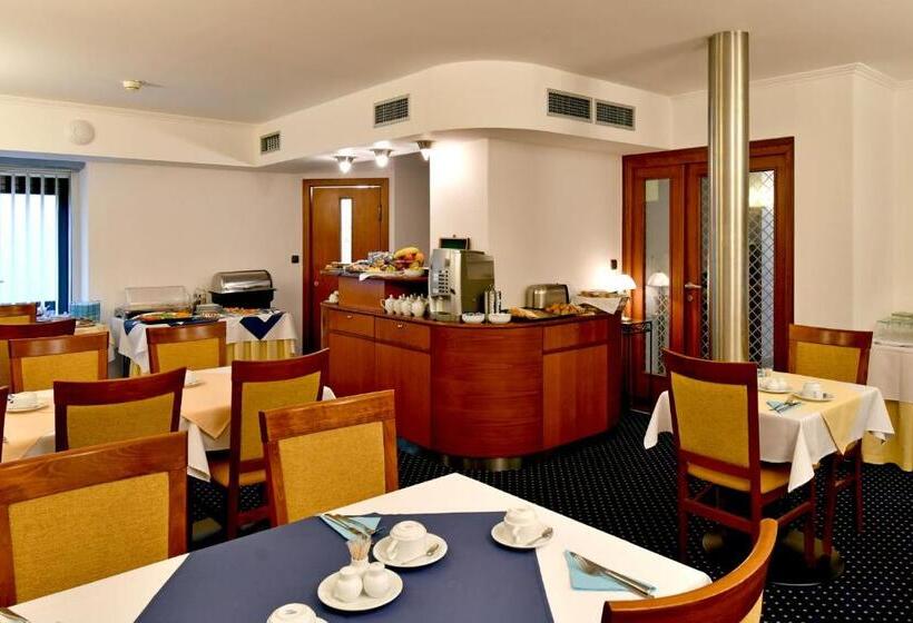 Fotos del hotel Coronet:  7