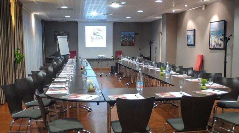 هتل De Loire Et Restaurant Les Bateliers