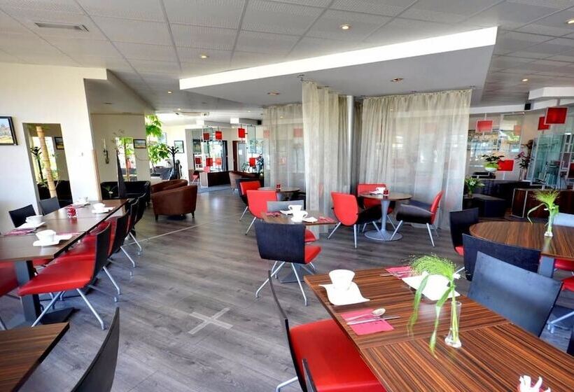 هتل De Loire Et Restaurant Les Bateliers