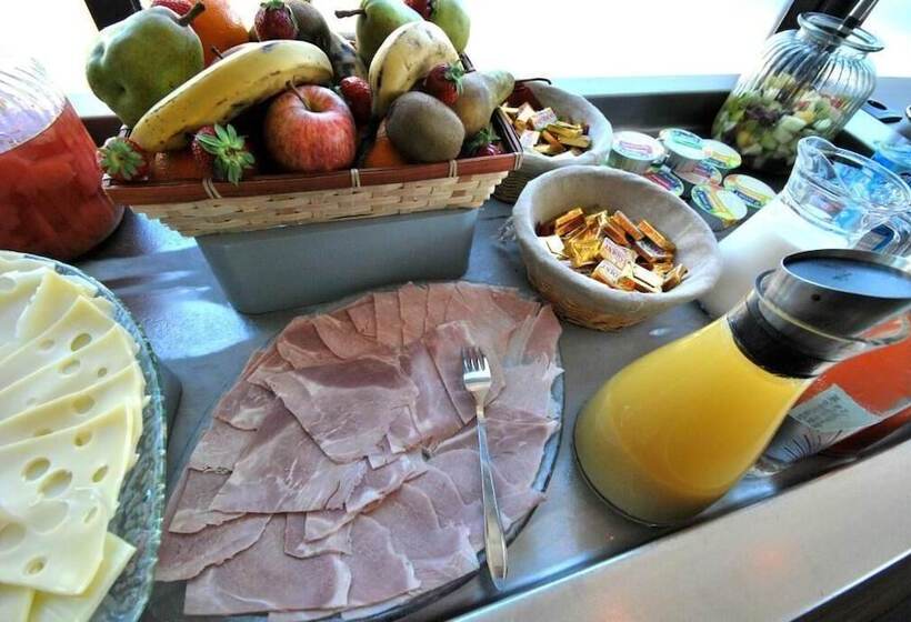 هتل De Loire Et Restaurant Les Bateliers