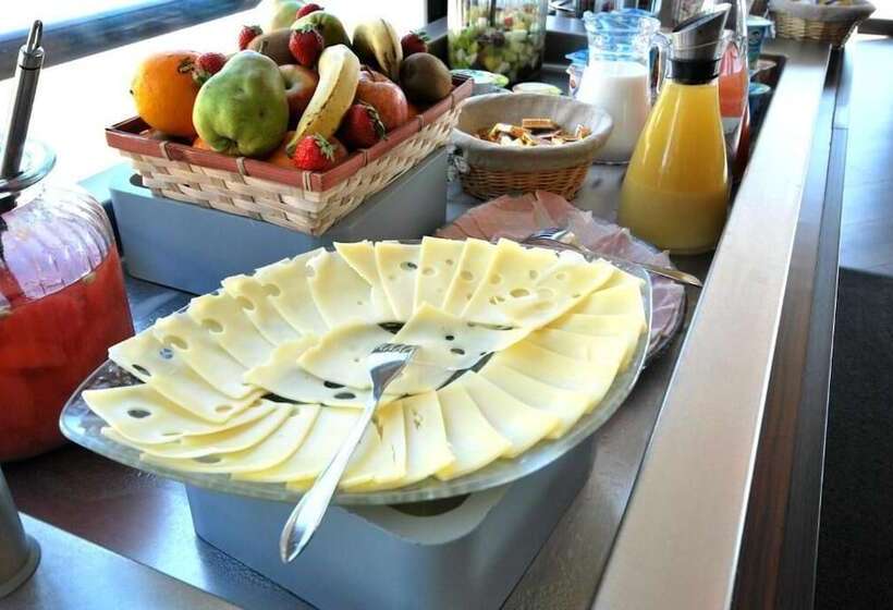 هتل De Loire Et Restaurant Les Bateliers