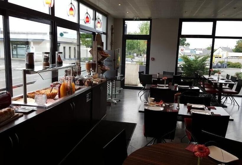 هتل De Loire Et Restaurant Les Bateliers