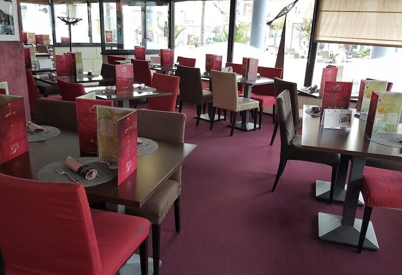 هتل De Loire Et Restaurant Les Bateliers