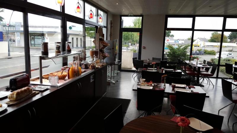 هتل De Loire Et Restaurant Les Bateliers