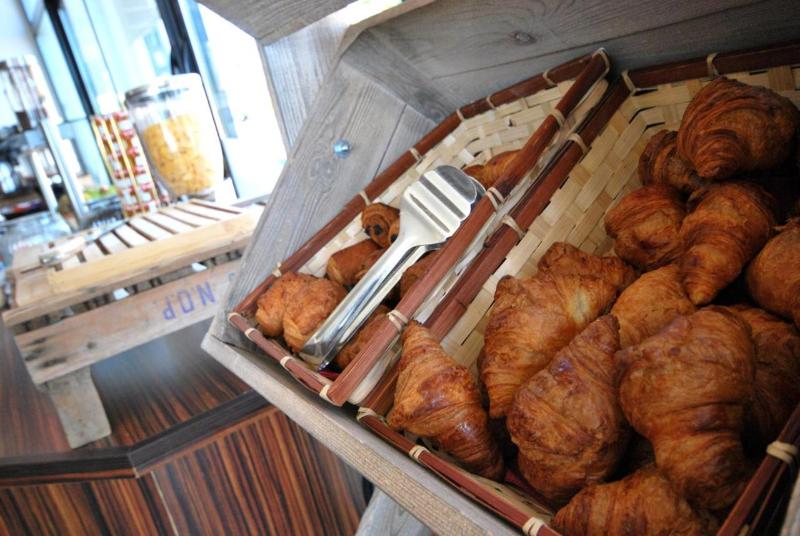 هتل De Loire Et Restaurant Les Bateliers