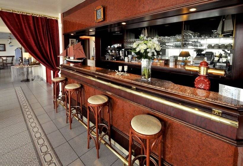 ホテル Hôtel Miléade De La Plage   Binic
