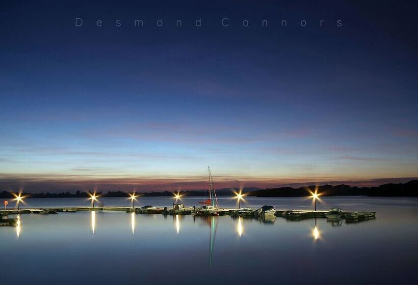 호텔 Lakeside Manor