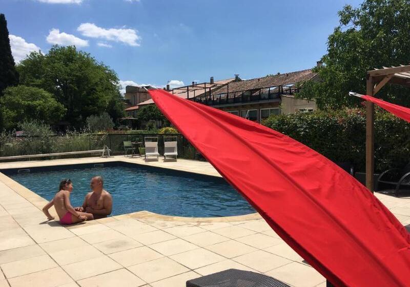 Отель Logis Hôtel & Spa Déjeunez Sous L Arbre