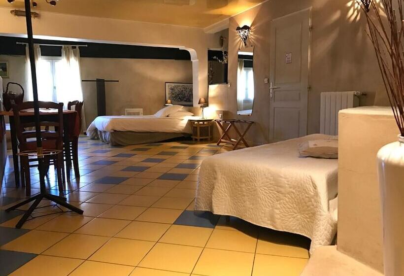Отель Le Mas Du Luberon