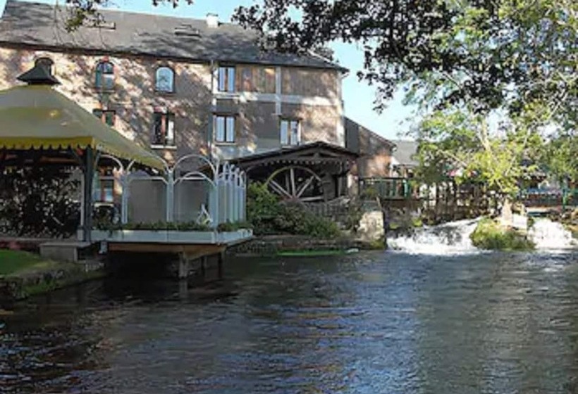 ホテル Logis   Hôtel & Restaurant Moulin Des Forges